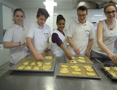 Beim Ostergeschenke backen