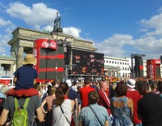 Deuistschland - Slowakei in der Fanmeile vor dem Brandenburger Tor