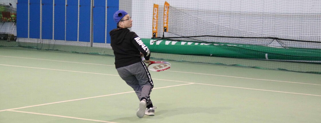 Frau spiel Tennis 