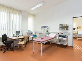 Marienambulanz Untersuchungs- und Behandlungsraum 