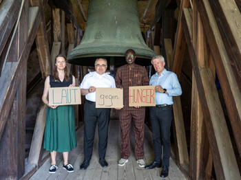 Zeigt das Caritas Team im Glockenturm in Seggau