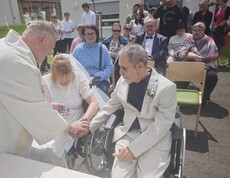 Pastoralassisten, Brautpaar, Gäste