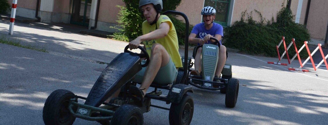 Zwei Go-Kart-Fahrer