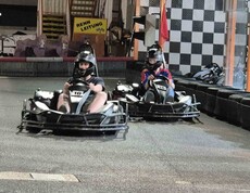 Zwei Go-Karts
