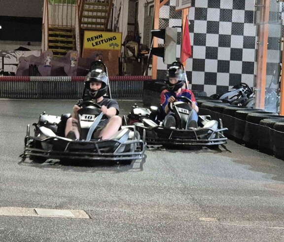 Zwei Go-Karts