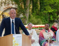 BUP Pottenbrunn Portrait von einem Mann der ins Mikrofon spricht