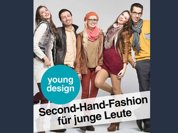 Ein Werbeplakat der Carla zeigt fünf junge Leute mit Second-Hand-Fashion. 