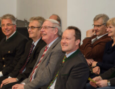 Lächelnde Zuschauer beim Benefizkonzert in Wieselburg